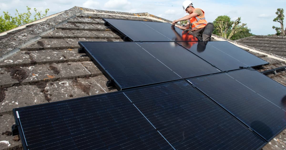 California Cuts Solar Panel Incentive Payments